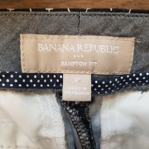 Banana Republic Hampton Fit Cherry Print Shorts - Picture 7 of 11